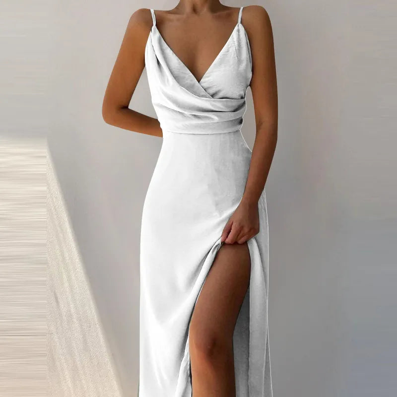 Brunhilde - Sexy Damenkleid mit Schlitz