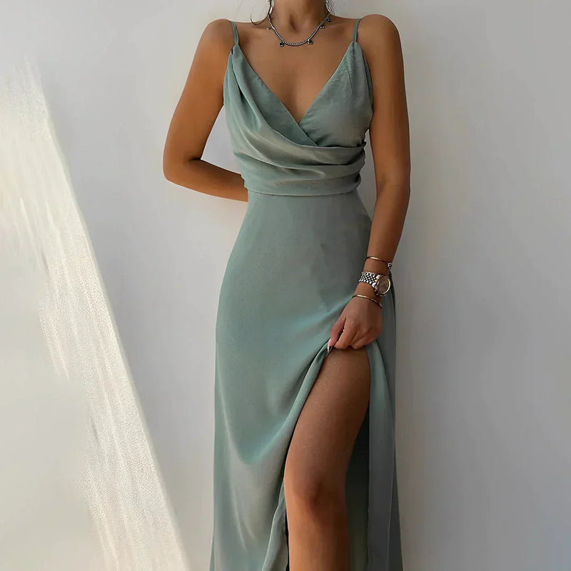 Brunhilde - Sexy Damenkleid mit Schlitz